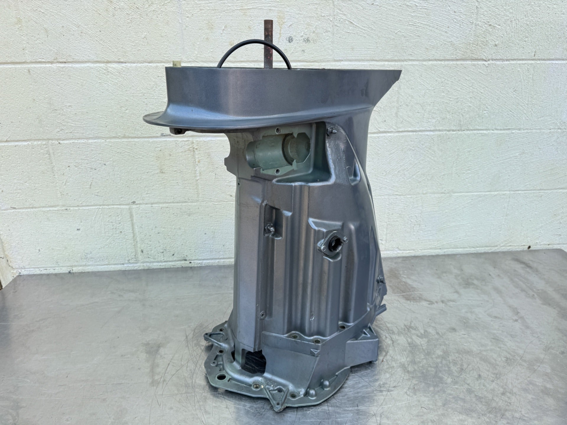 2006 Yamaha 225HP 4 Stroke Outboard Exhaust Guide Upper Casing Complete