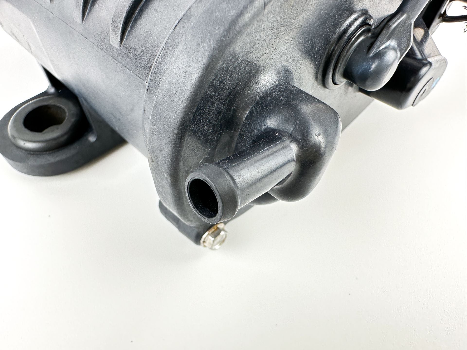 2008 Evinrude 200 HP 2 Stroke Etec Outboard Vapor Separator Tank VST 5010819