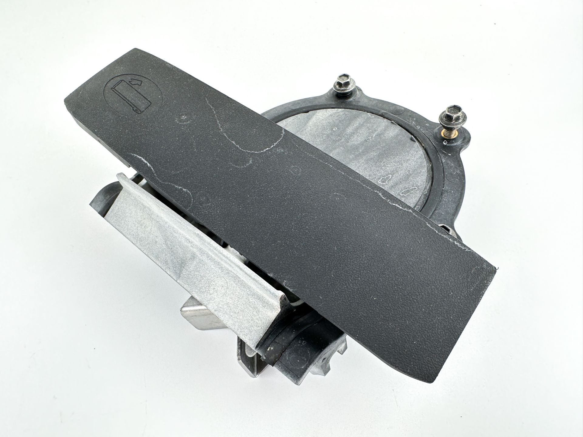 2010 Mercury 175 HP 4 Stroke Outboard Front Cowling Latch Bracket 879148T72 OEM