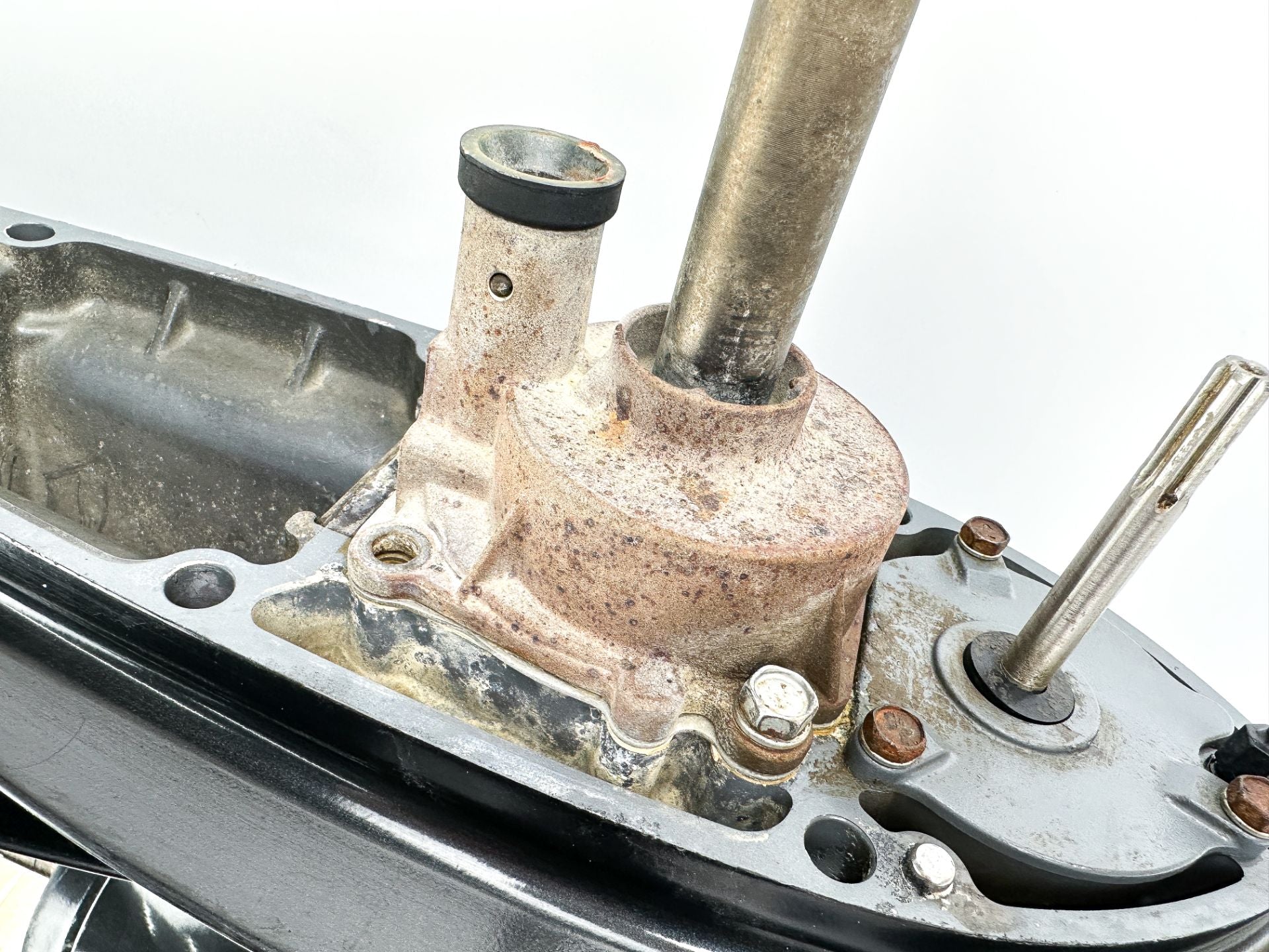 2001-18 Suzuki 115 140 HP 4 Stroke Outboard 25" XL Long Lower Unit Gear Case