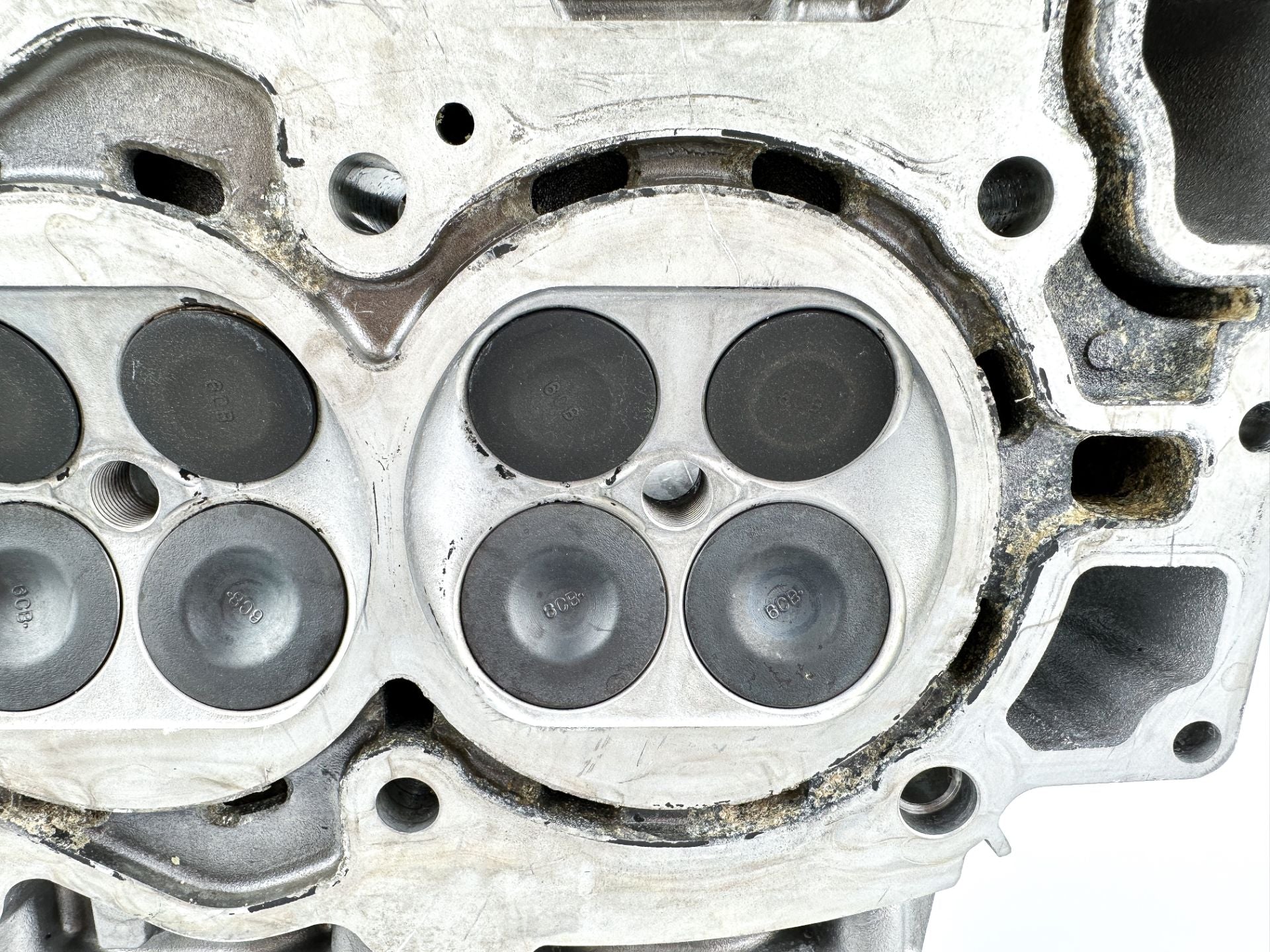 Yamaha 200 225 250 HP Starboard Cylinder Head 6CB-W009A-00-00 2010 - 2014