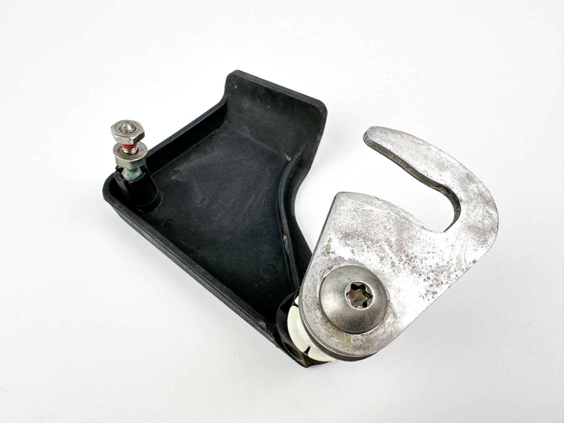 2007 Evinrude 250 HP 2 Stroke Outboard Port Latch Handle 5005707 OEM