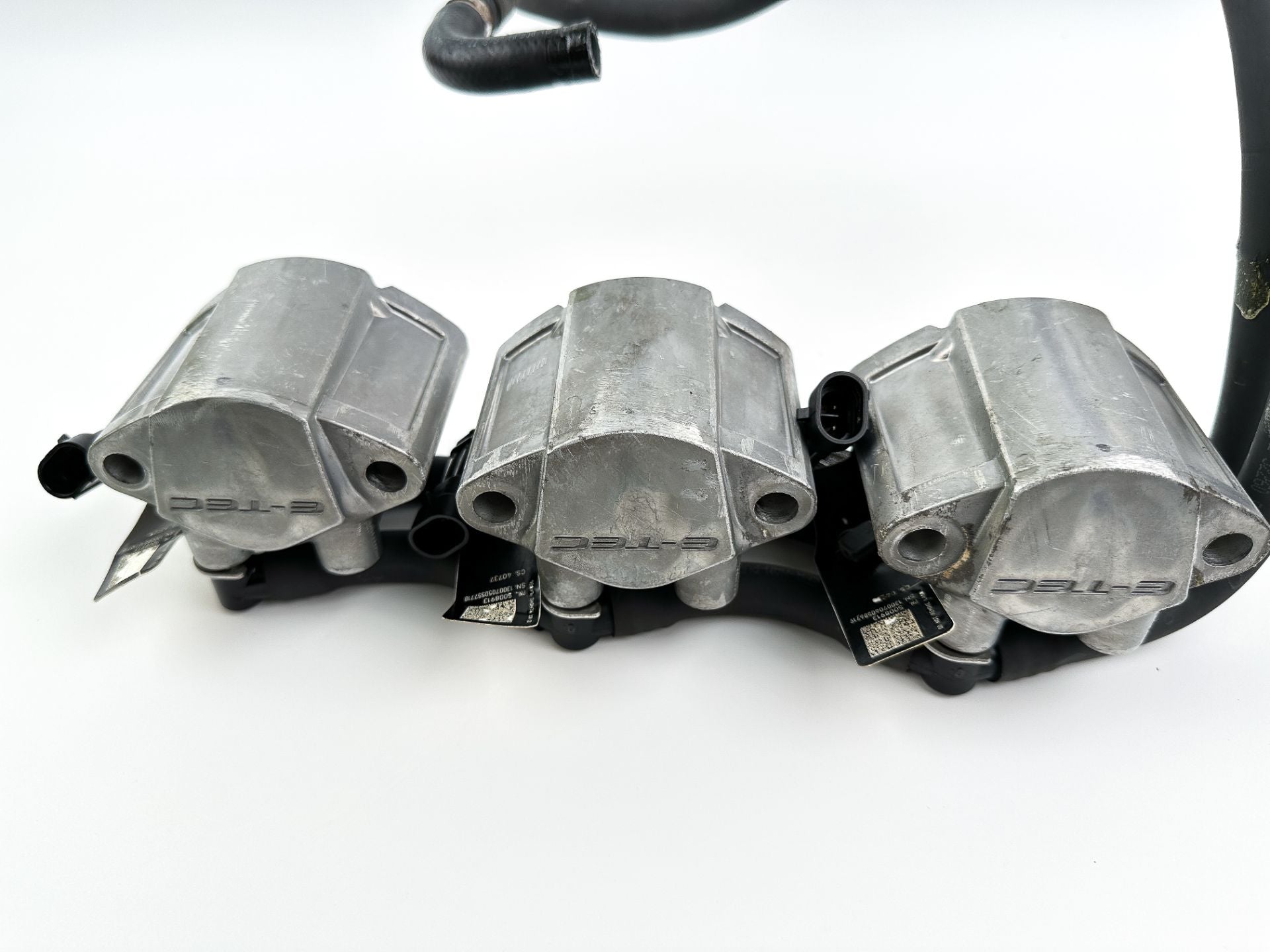 2013 Evinrude 75 HP Etec 2 Stroke Outboard Fuel Injector Set W/ Rail 5008886 OEM