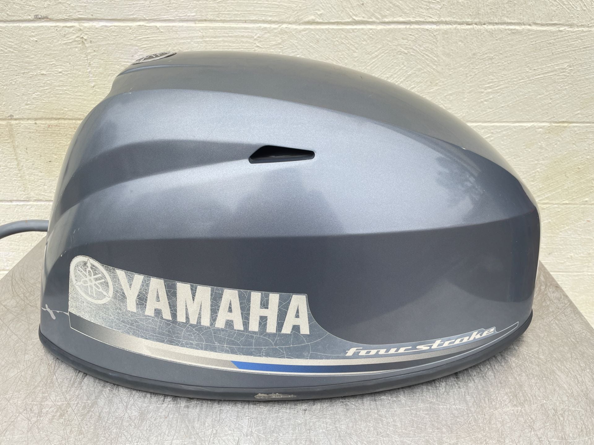 2014 Yamaha 40 HP 4 Stroke Outboard Top Cowling 6BG-42610-02-00 OEM