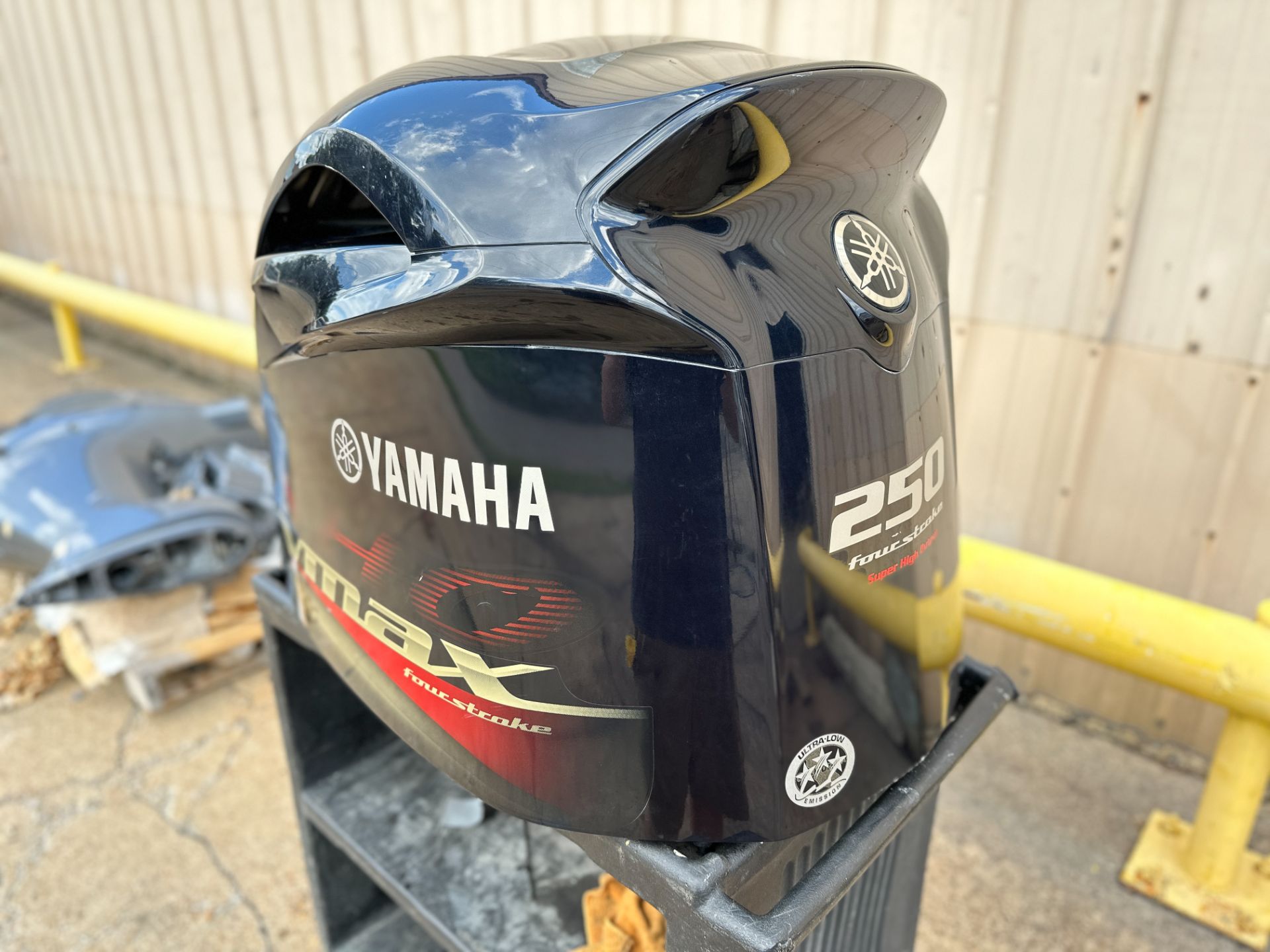 2012 Yamaha 250 HP 4 Stroke Outboard Top Cowling 6CB-42610-00-00 OEM