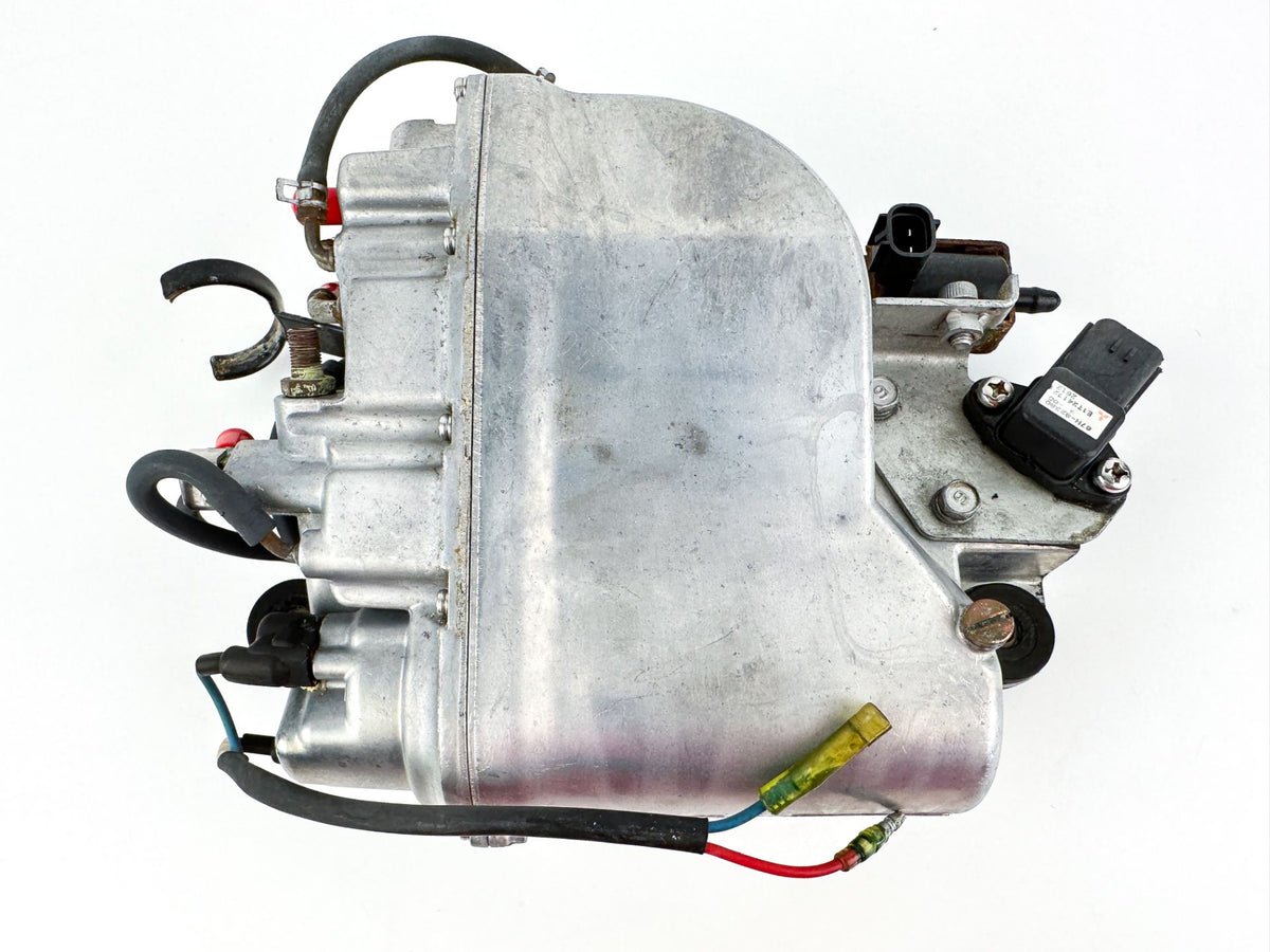 2003 Yamaha 200 HP 2 Stroke Outboard VST Float Chamber Assembly 68F-14182-01-00 OEM