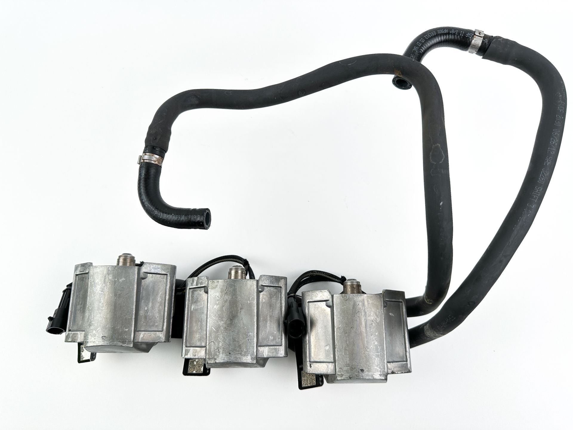 2013 Evinrude 75 HP Etec 2 Stroke Outboard Fuel Injector Set W/ Rail 5008886 OEM