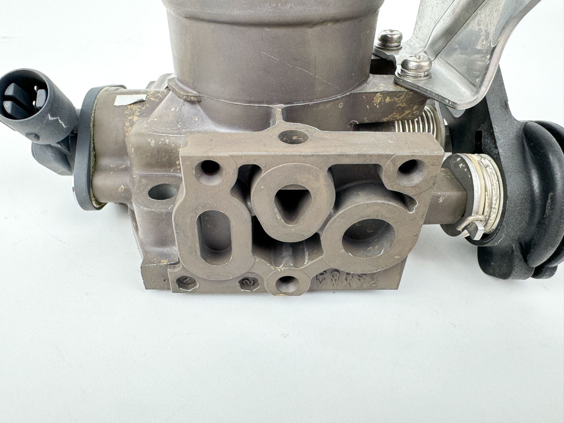 1999-2004 Honda 115 130 HP 4 Stroke Outboard Throttle Body Assembly 16400-ZW5-013