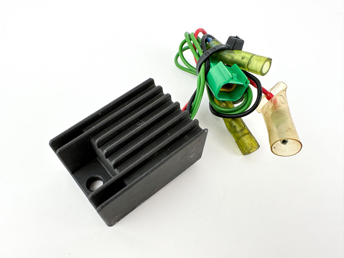 2002 Yamaha 50 HP 2 Stroke Outboard Rectifier & Regulator 6H2-81960-10-00 OEM