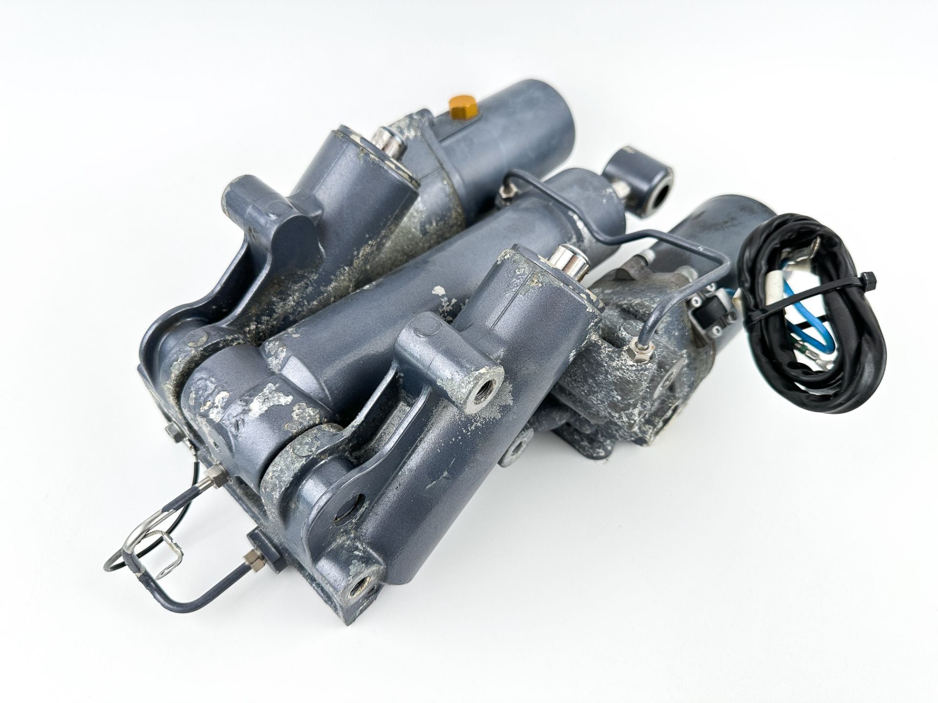 02-18 Yamaha 200 225 250 300 HP 4 Stroke Outboard Power Trim Tilt Unit