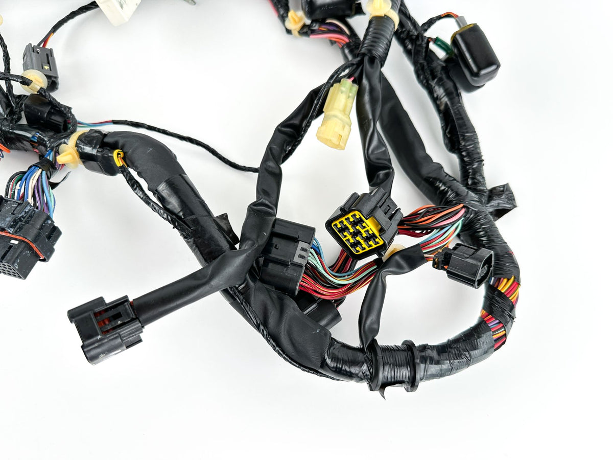 2014 Yamaha 300 HP 4 Stroke Outboard Engine Wire Harness 6CE-82590-10-00 OEM