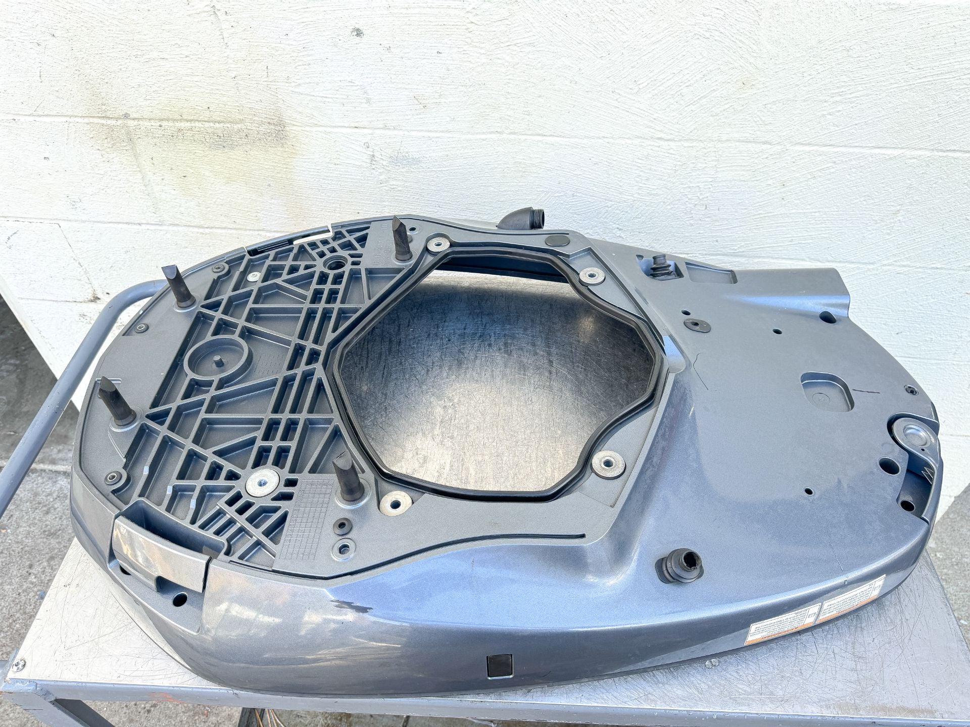 2016 Yamaha 250 HP 4 Stroke Outboard Bottom Cowling Pan 6CB-42710-00-8D OEM