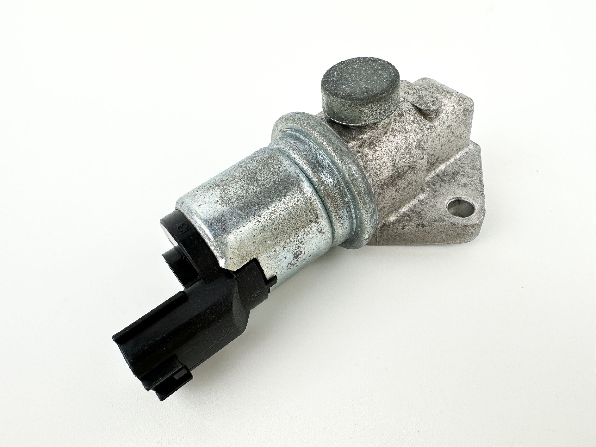 2005 Suzuki 115 HP 4 Stroke Outboard IAC Idle Air Control Valve 18137-77E00 OEM