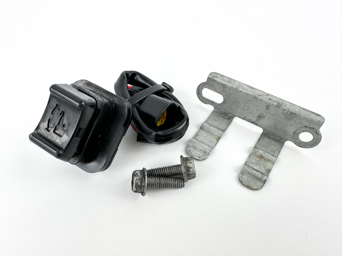2004 Yamaha 225 HP 4 Stroke Outboard Trim Switch 69J-82563-00-00 OEM