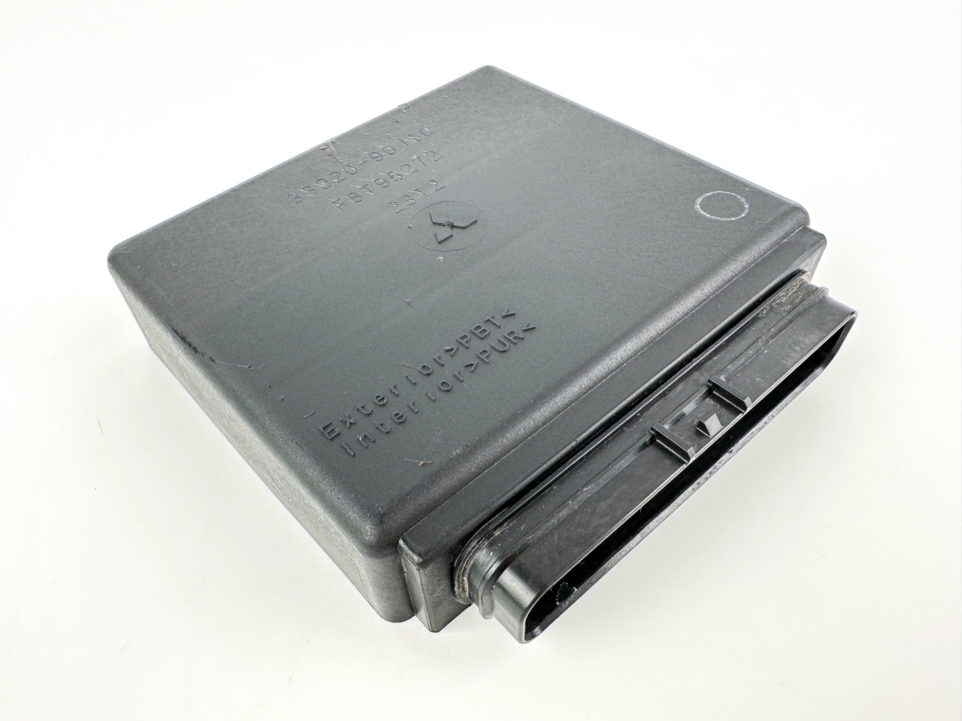 2002 Suzuki 115 HP 4 Stroke Outboard Engine Control Unit ECU 33920-90J10 OEM