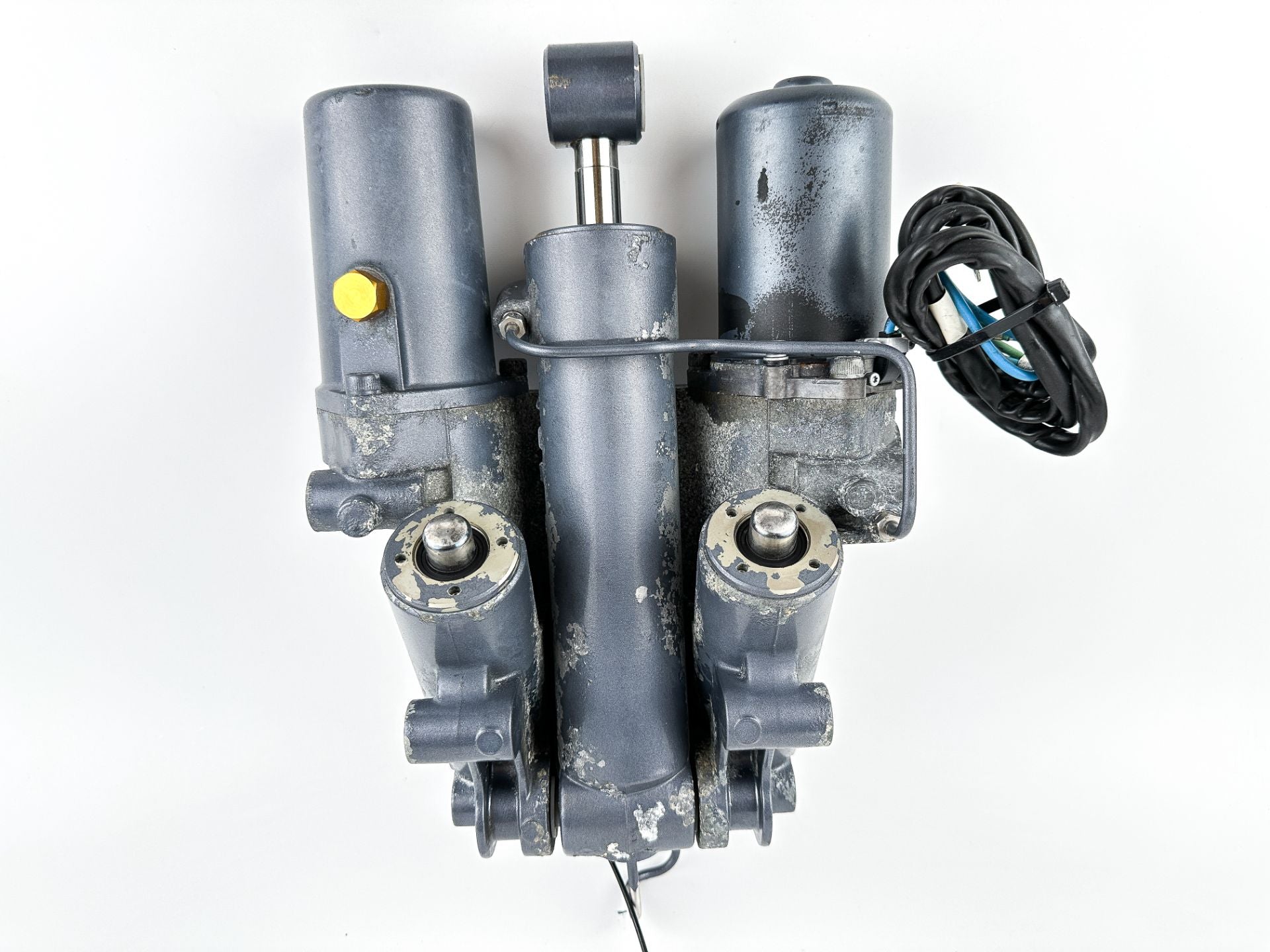 02-18 Yamaha 200 225 250 300 HP 4 Stroke Outboard Power Trim Tilt Unit