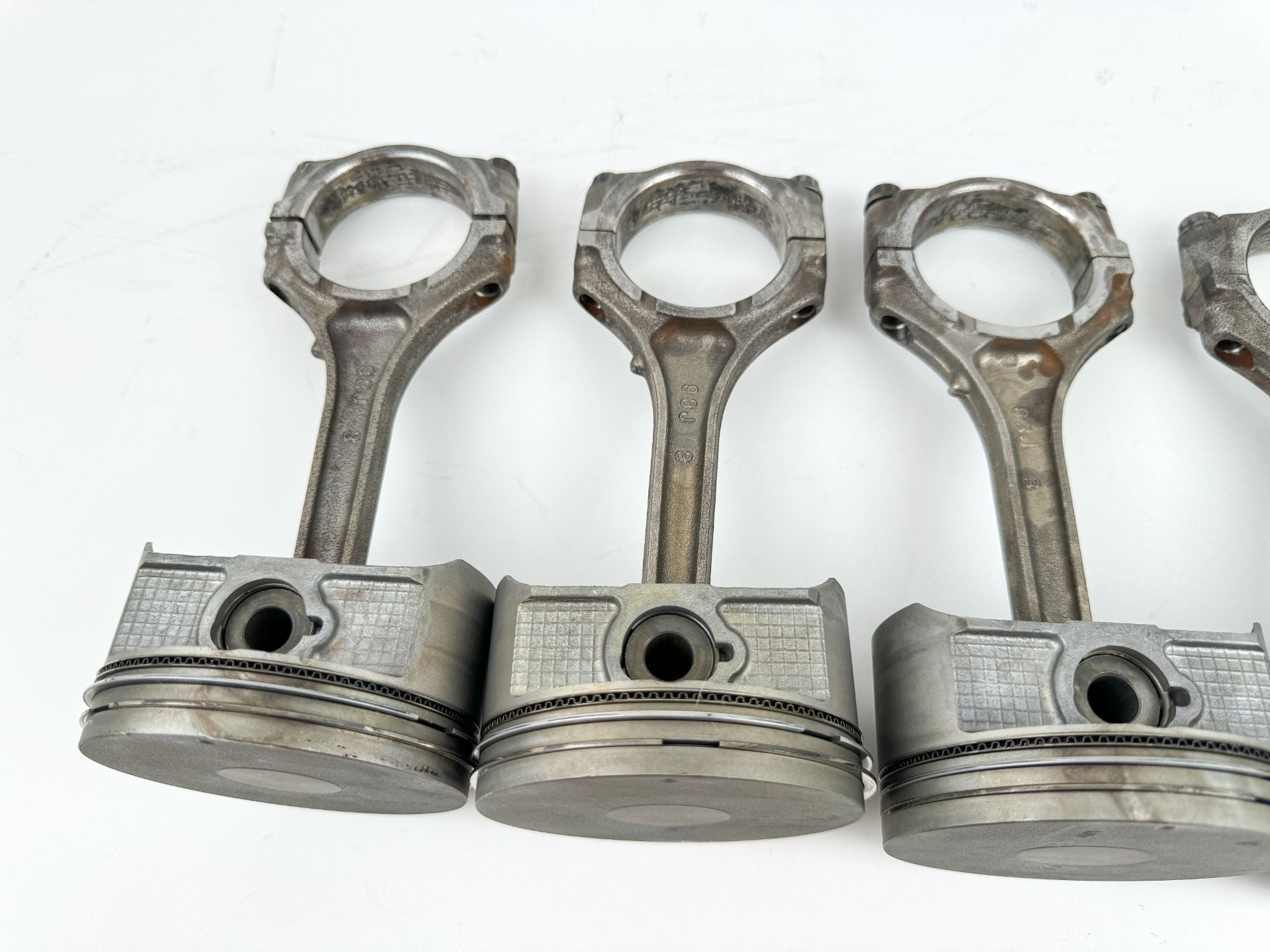 2004 Suzuki 250 HP 4 Stroke Outboard Piston & Connecting Rod Set 12111-93J02-0B0 OEM