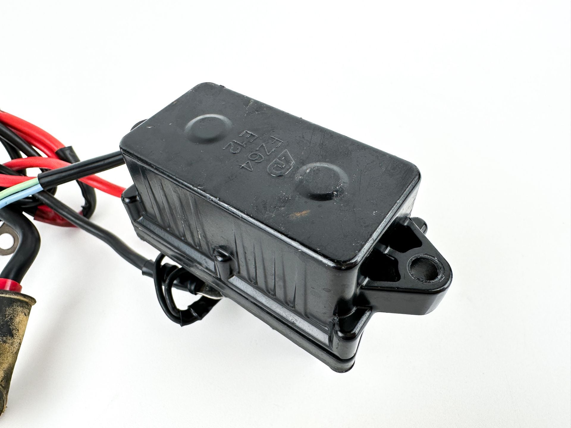 2003 Yamaha 225 HP 4 Stroke Outboard Trim Tilt Relay 69J-81950-10-00 OEM