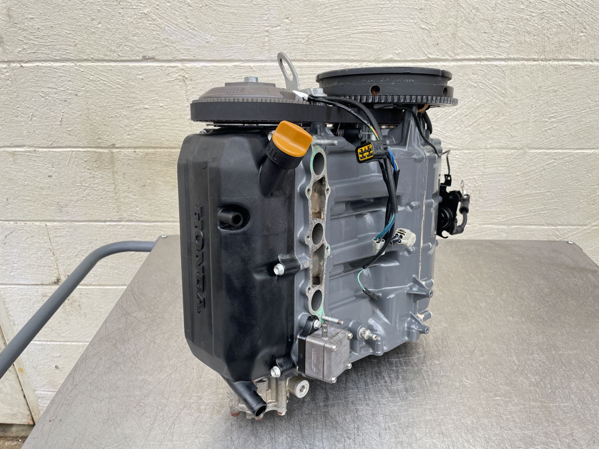 2006 Honda 50 HP 4 Stroke Outboard Powerhead 12000-ZW4-405ZA OEM