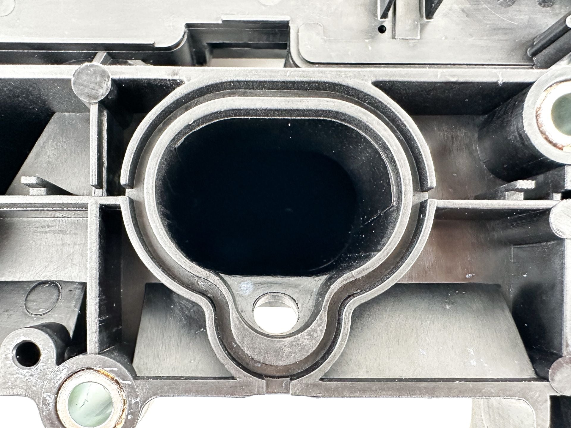 2015 Yamaha 150 HP 4 Stroke Outboard Intake Manifold & Throttle Body 63P-13751-20-00 OEM