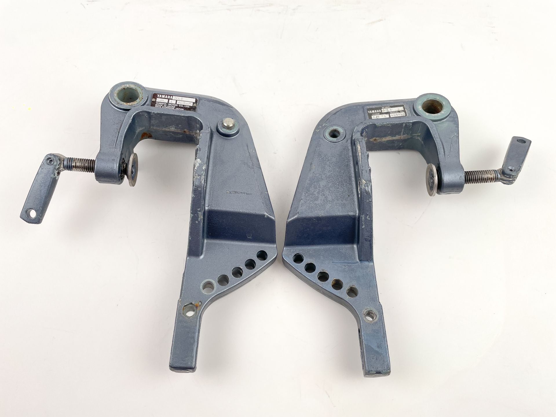 1990 Yamaha 30 HP 2 Stroke Outboard Clamp Bracket Pair 6H4-43111-05-EK OEM