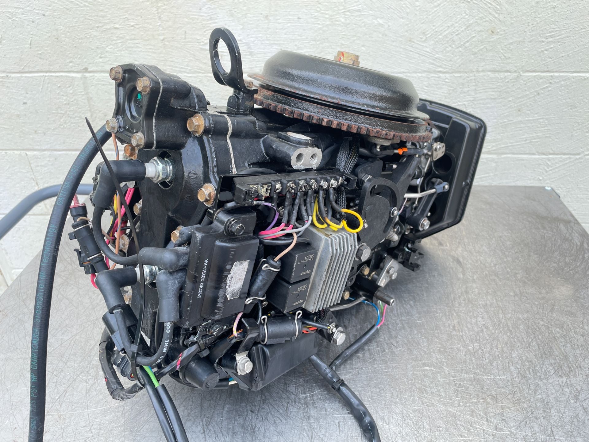 1997 Johnson 40 HP 2 Stroke Outboard Powerhead Assembly 0437341