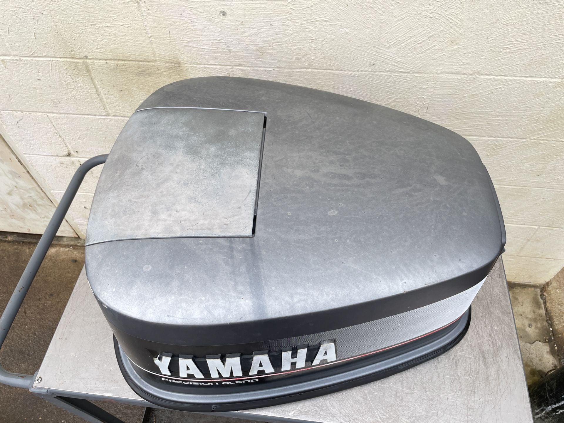 1989 Yamaha 130 HP 2 Stroke Outboard Top Cowling 6L1-42610-40-EK OEM