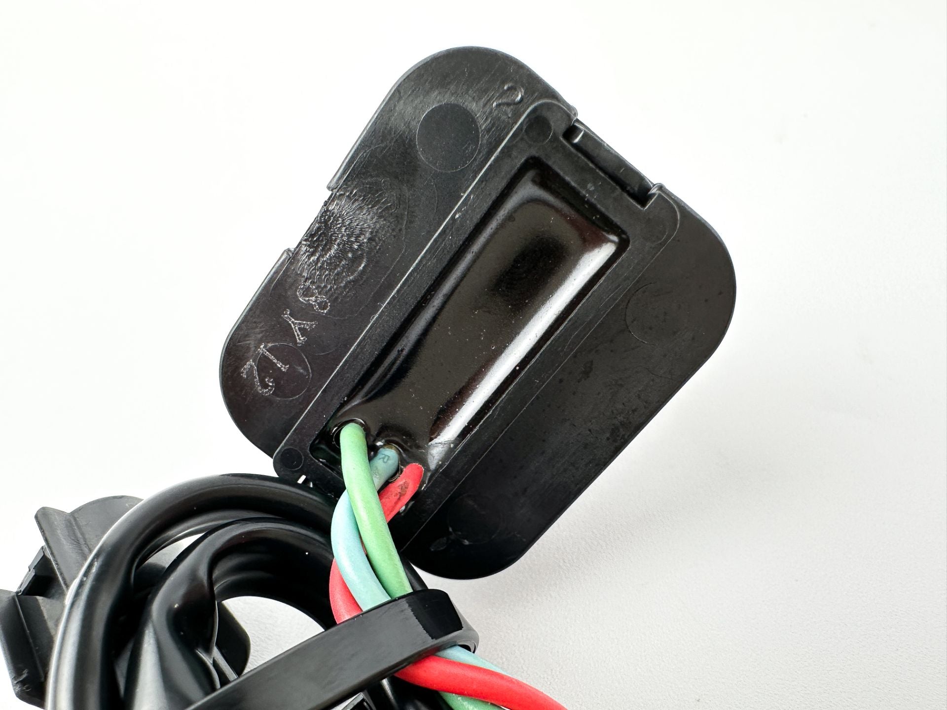 2009 Yamaha 225 HP 2 Stroke Outboard Trim Switch 69J-82563-00-00 OEM