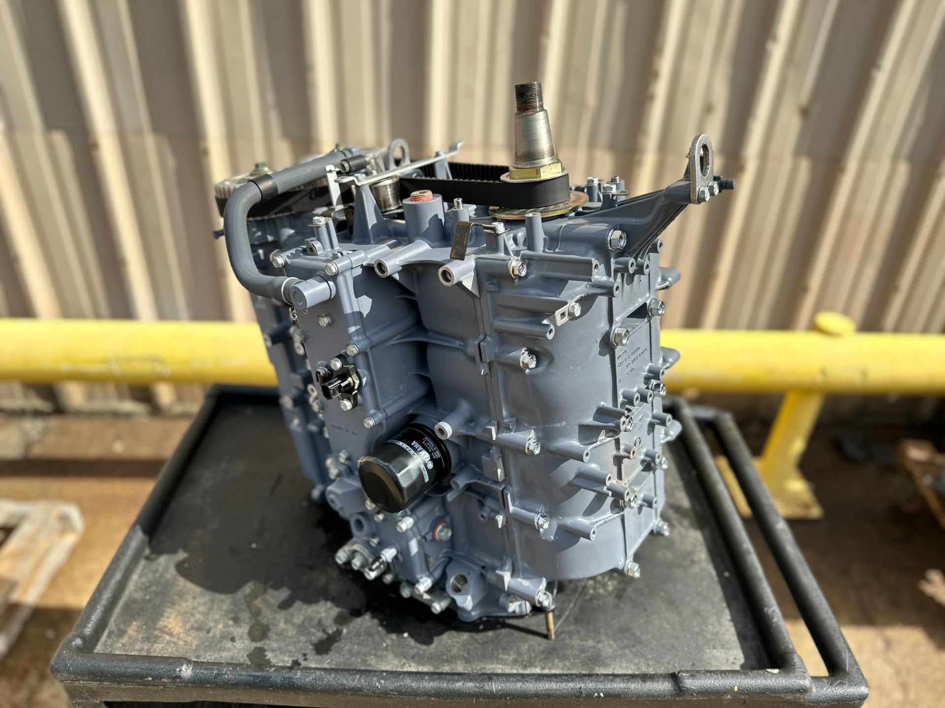 2001 - 2004 Yamaha F 80 90 100 HP 4 Stroke Outboard Powerhead Crankcase Assembly