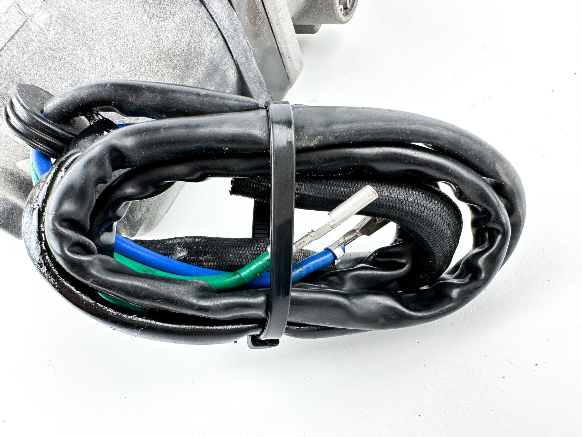 2002 + Honda 90 115 130 135 150 200 225 HP Power Trim Tilt Unit 56000-ZY3-063