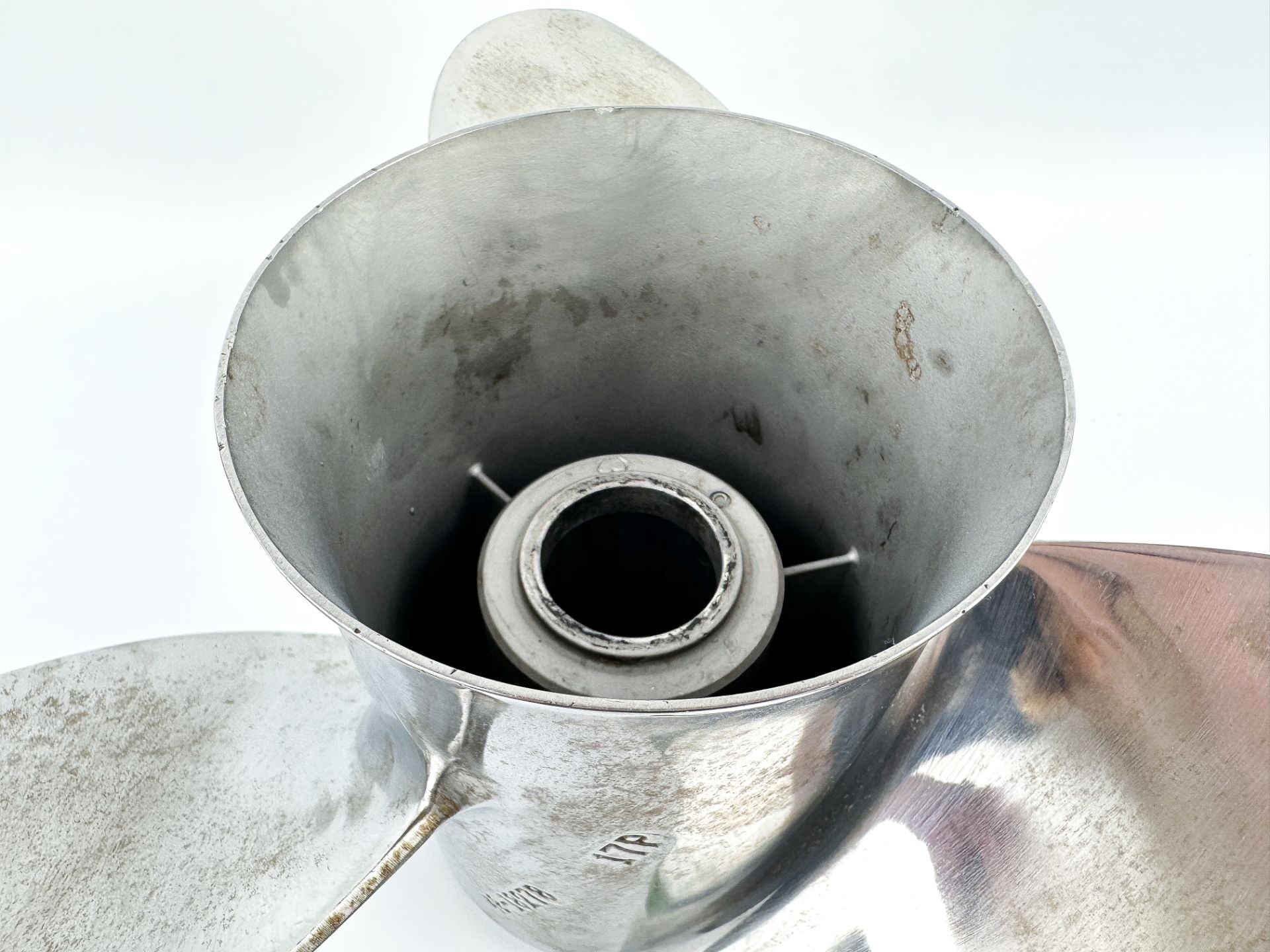 Mercury 48-18278A 15 1/2 x 17 Propeller Outboard Engine Standard Rotation RH
