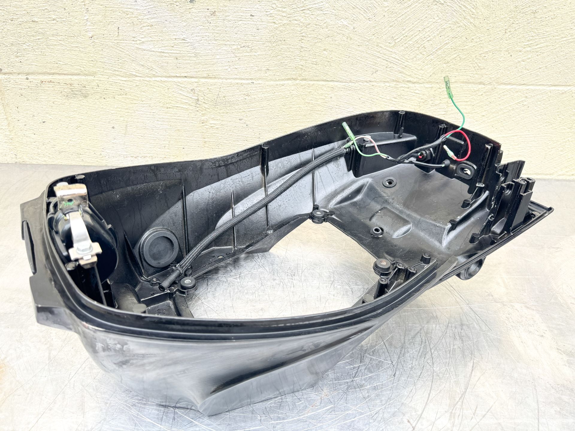 2013 Mercury 25 HP 4 Stroke Outboard Bottom Cowling Pan 896113T OEM