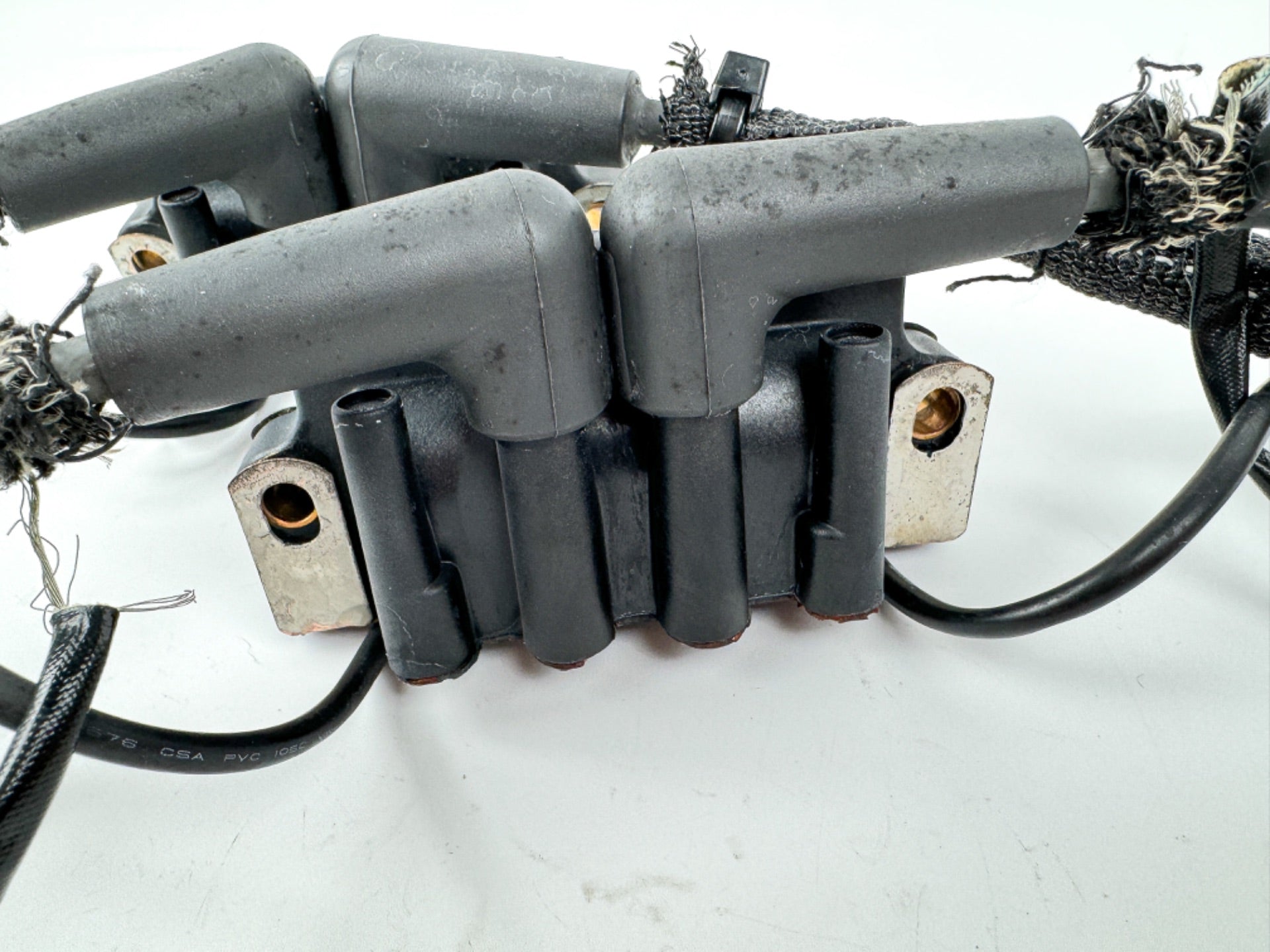 2006 Evinrude 250 HP 2 Stroke Outboard Ignition Coil Set 0586857 OEM