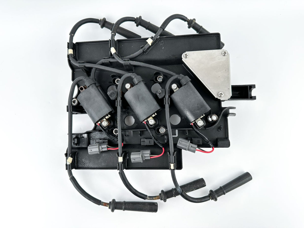 2004 Yamaha 225 HP 4 Stroke Outboard Ignition Coil Set W/ Plate 69J-82310-00-00 OEM