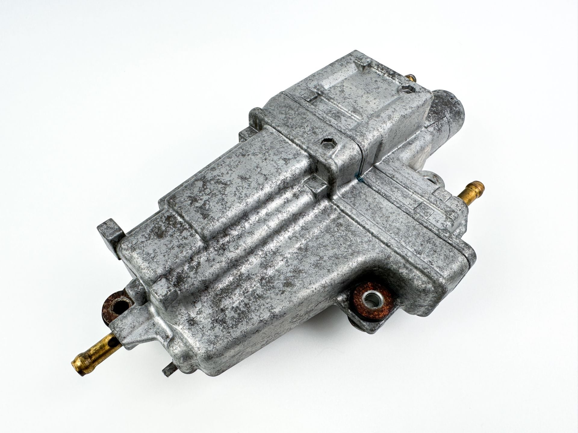 2000 Suzuki 70 HP 4 Stroke Outboard Vapor Separator Tank VST 15600-99E00 Cleaned