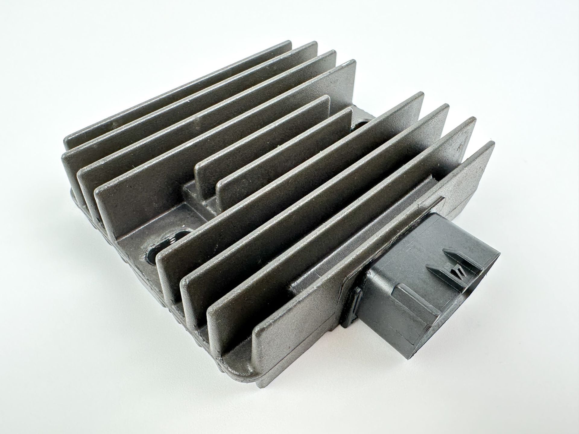 2003 Yamaha 115 HP 4 Stroke Outboard Rectifier & Regulator 68V-81960-00-00 OEM