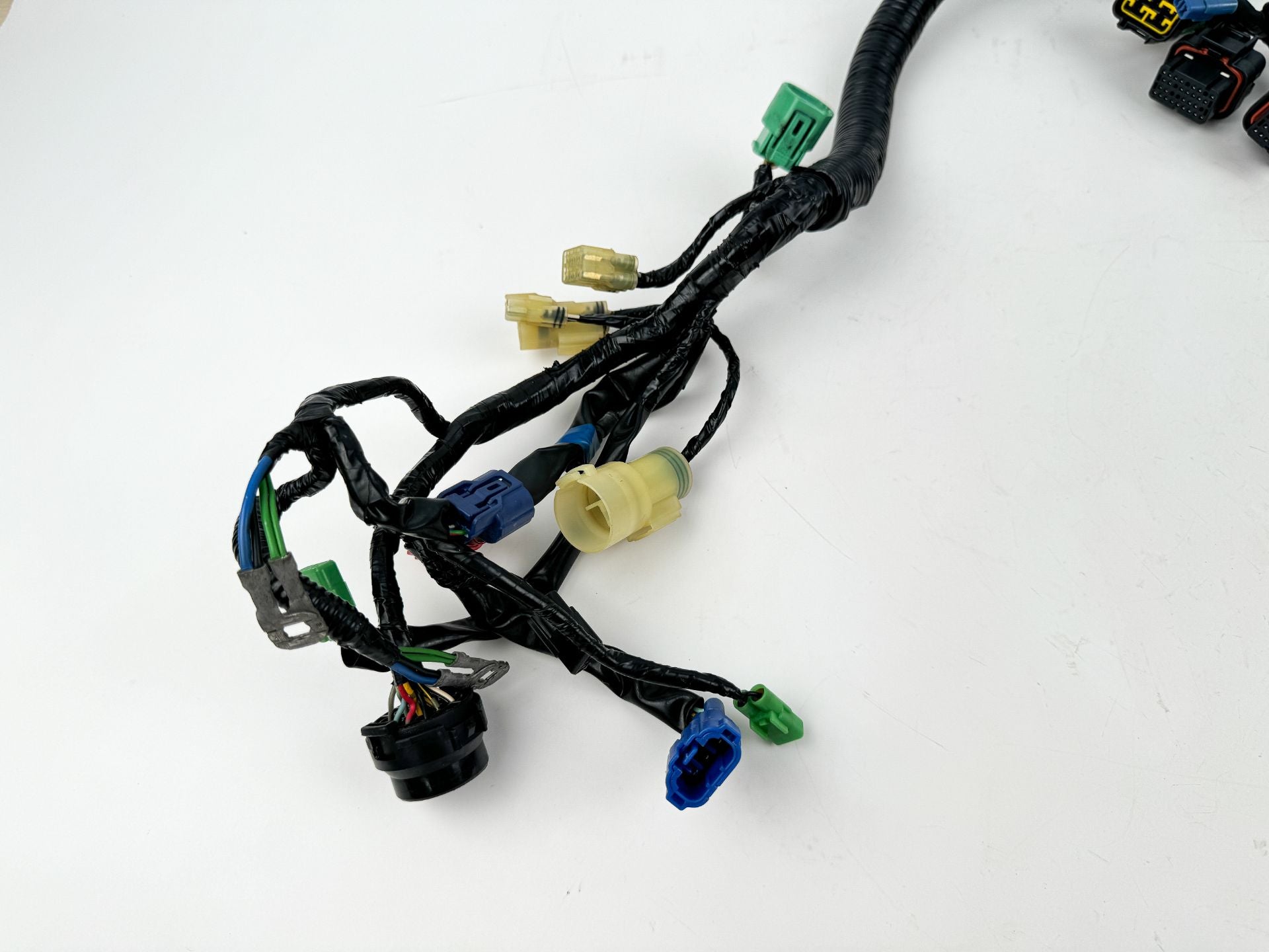 Honda 200 HP 4 Stroke Outboard Engine Wire Harness 32100-ZY2-000 OEM 2002