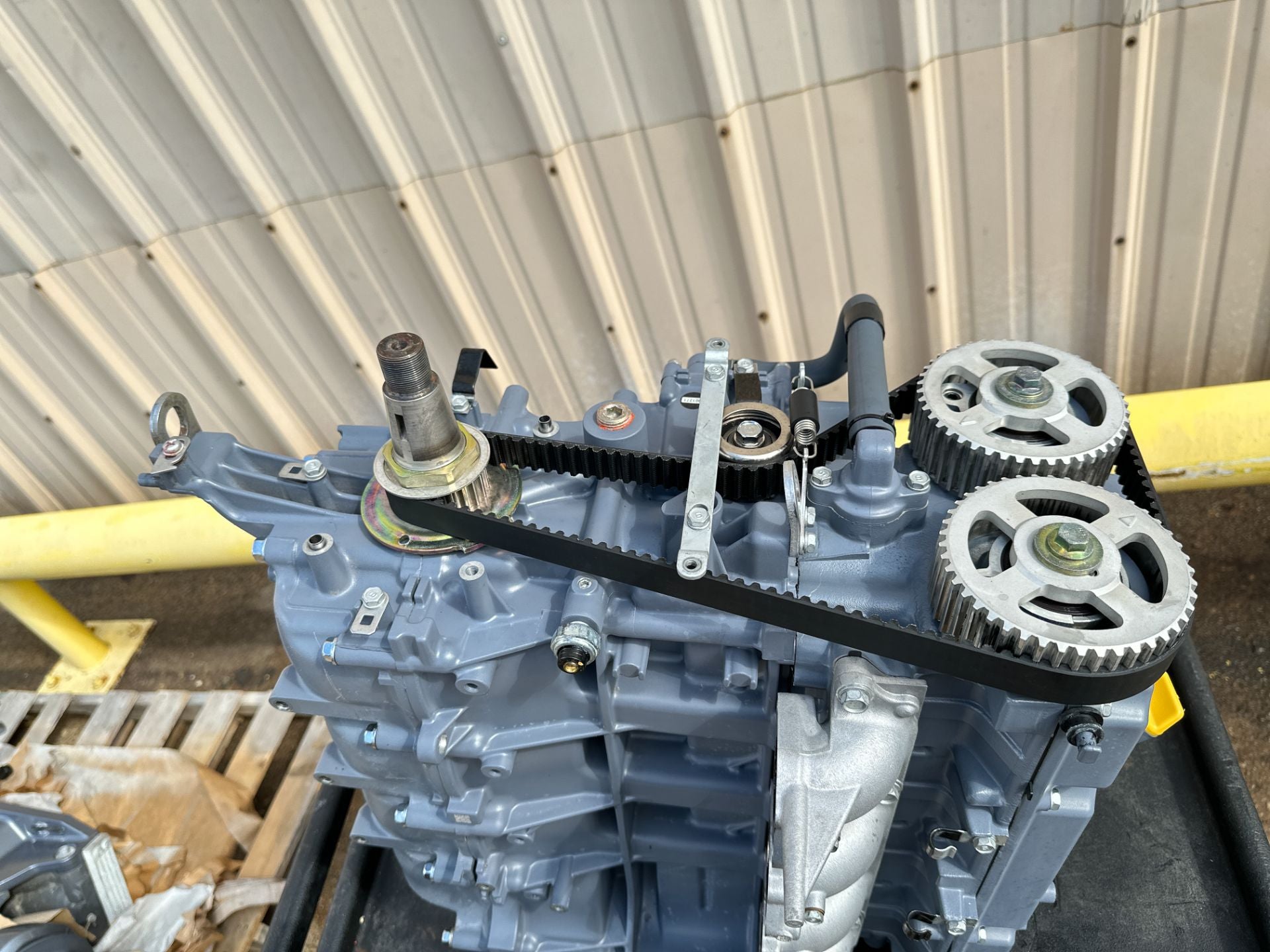 2001 - 2004 Yamaha F 80 90 100 HP 4 Stroke Outboard Powerhead Crankcase Assembly