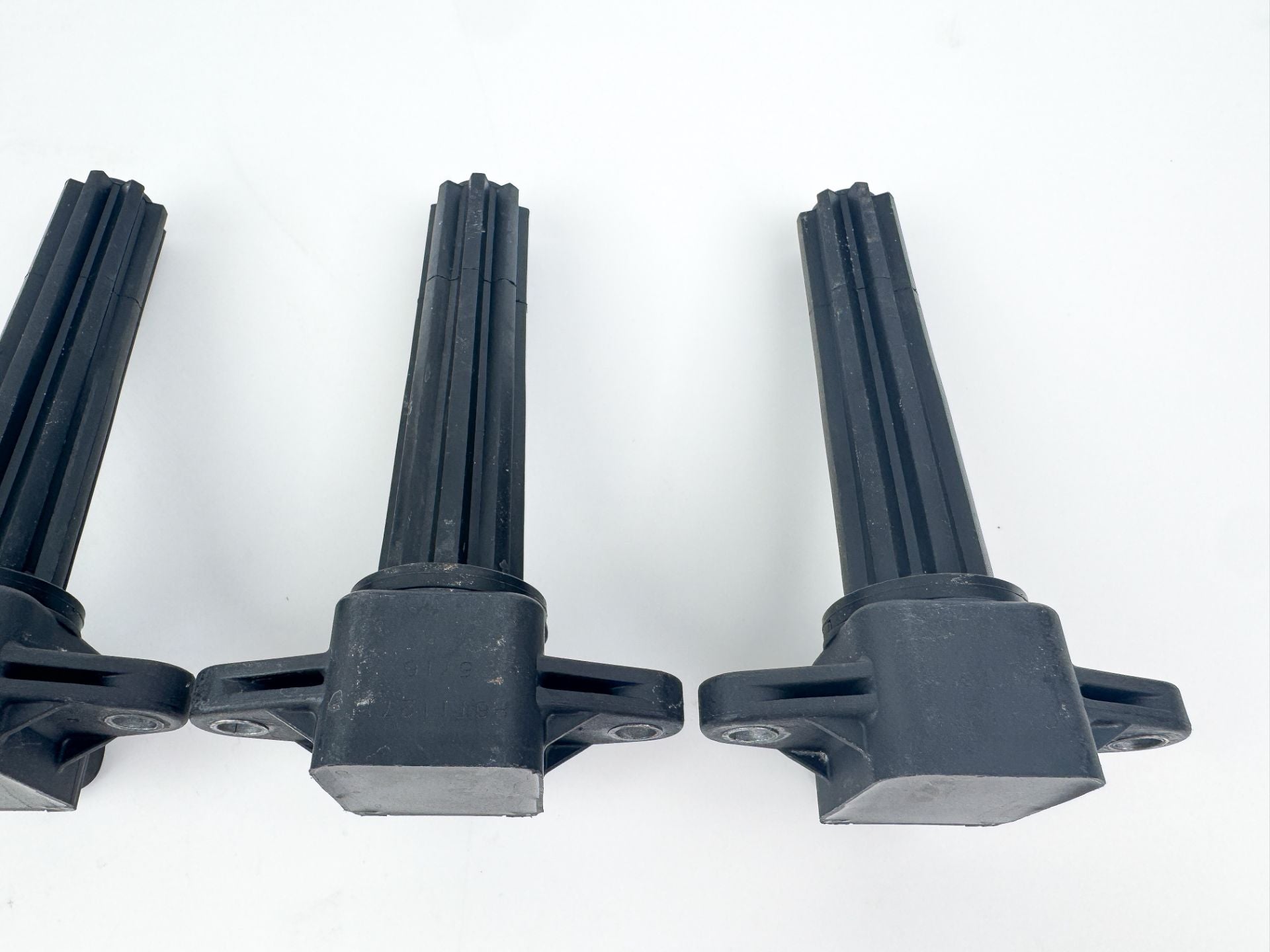 2006 Yamaha 250 HP 4 Stroke Outboard Ignition Coil Set 6P2-82310-00-00 OEM