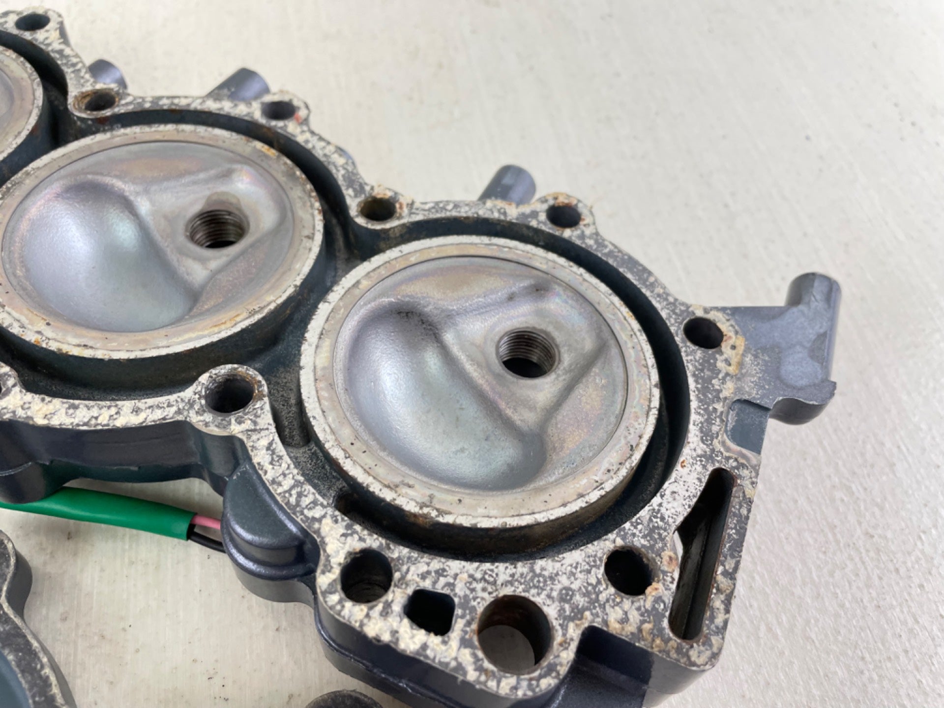 1987-2001 Yamaha 30HP 2 Stroke Outboard Cylinder Head 6J8