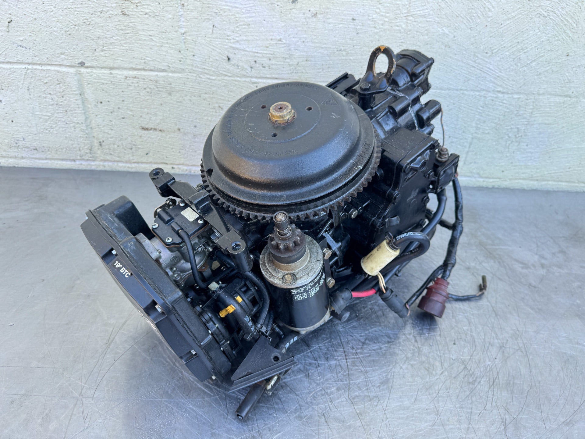 1995 Evinrude 40 HP 2 Stroke Outboard Powerhead 0437341 OEM