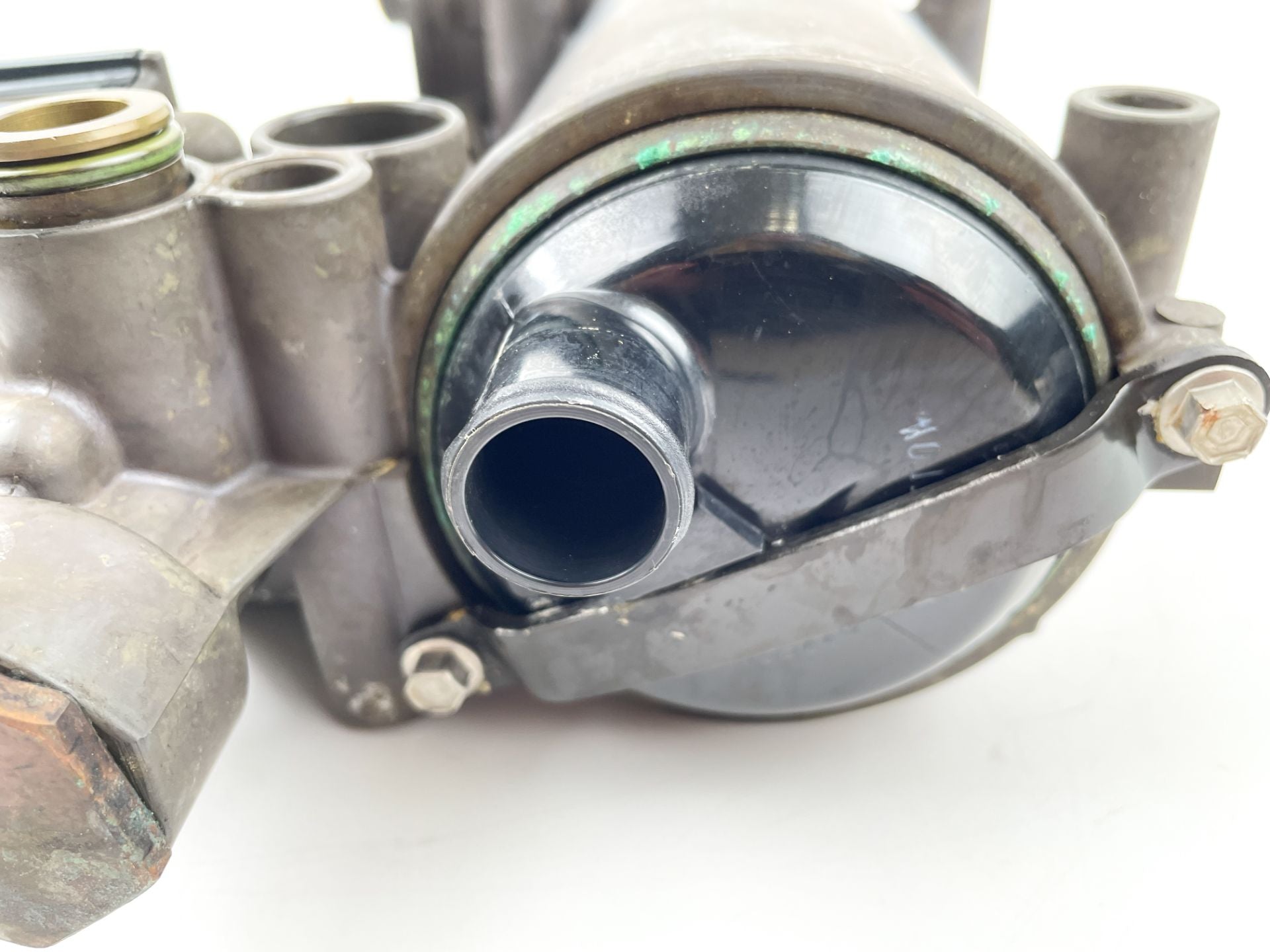 2006 Mercury 275 HP 4 Stroke Outboard Integrated Oil Cooler