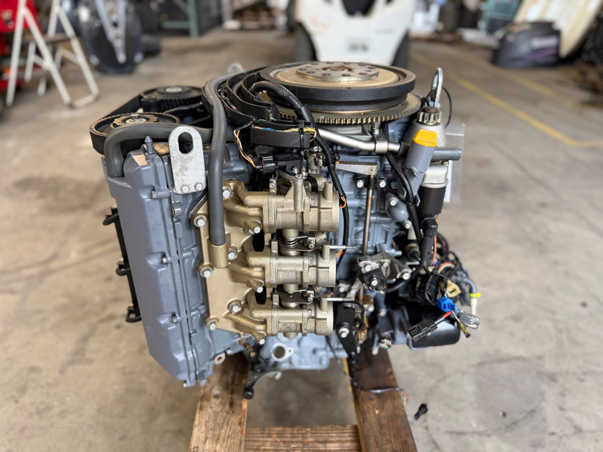 2003 Yamaha F225 225HP 3.3L 4 Stroke Outboard Powerhead  995 Hours