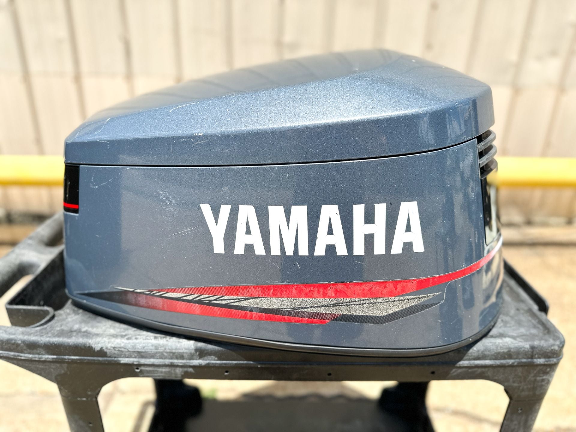 2001 Yamaha 115 HP 2 Stroke Outboard Top Cowling 6N6-42610-30-4D OEM