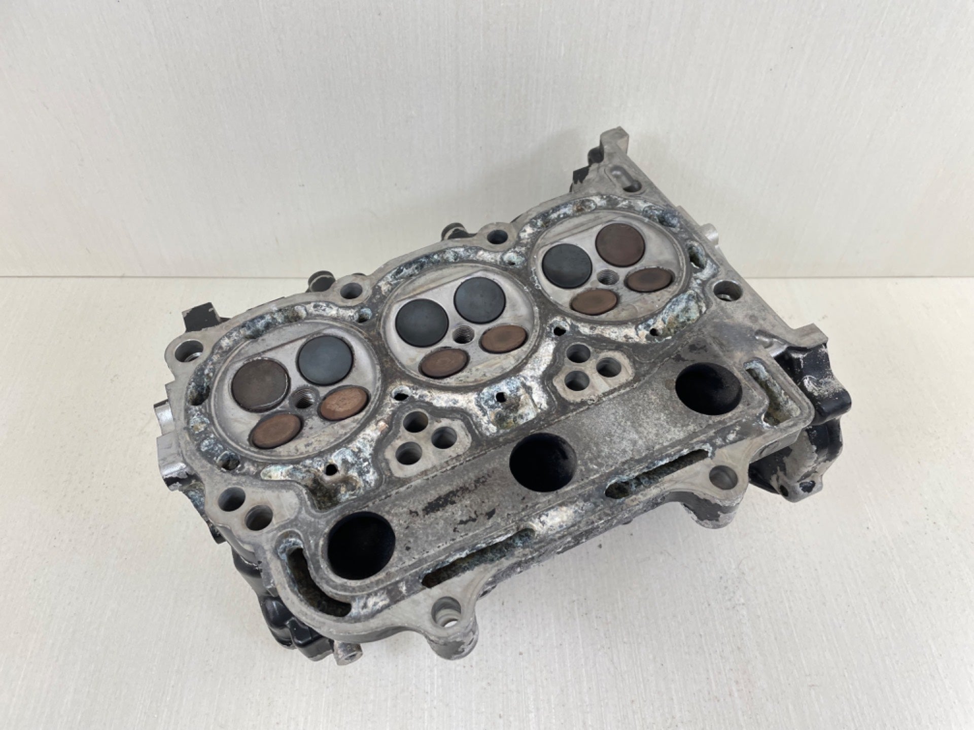 1999-2010 Suzuki 50 HP 4 Stroke Outboared Cylinder Head 11100-87J02-019