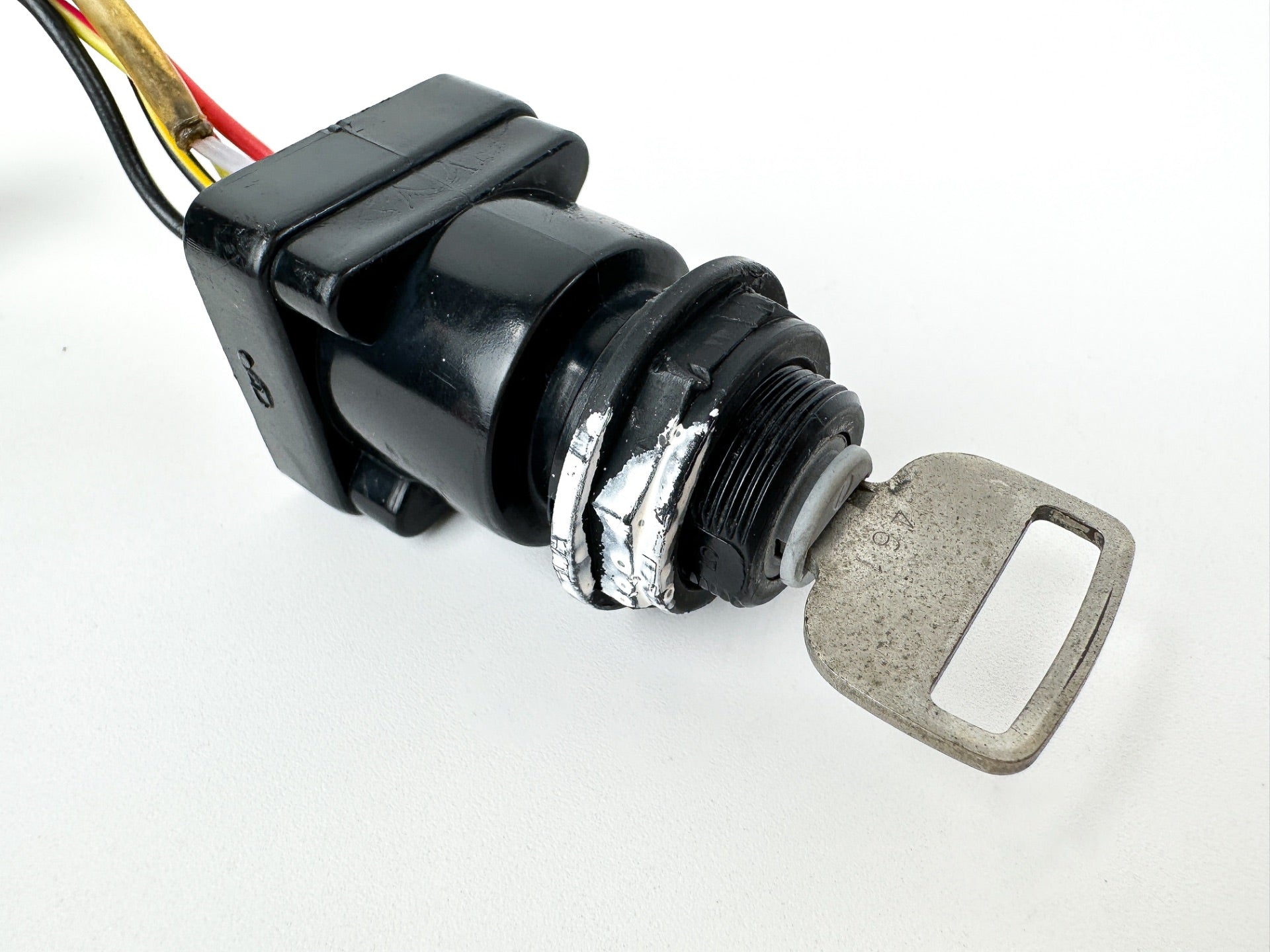 Mercury Marine Outboard Ignition Key Switch Assembly W/ Key 87-892336A01
