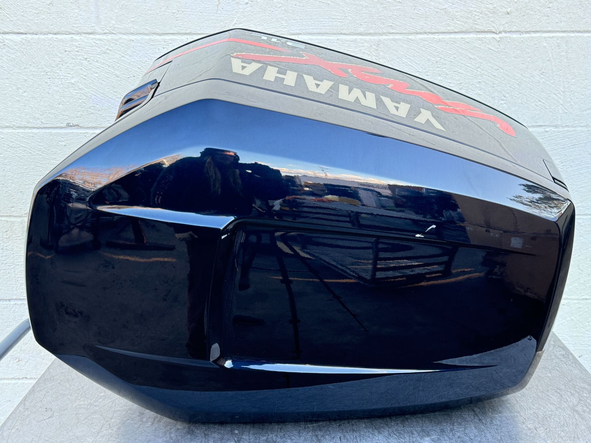 1998-2004 Yamaha Vmax 3.1L 225HP 2 Stroke Outboard Top Cover Cowling Hood