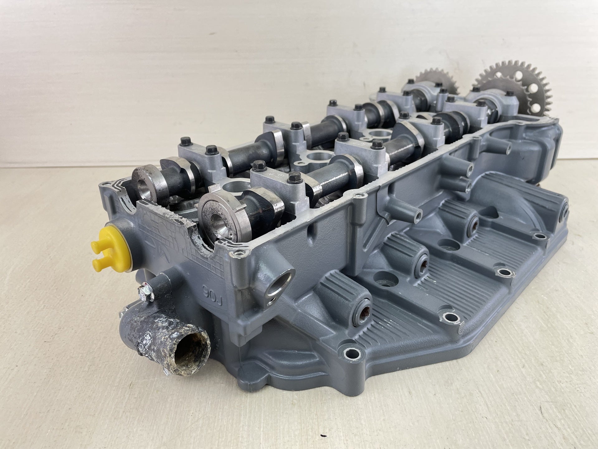 2004 Johnson Suzuki 140HP 4 Stroke Outboard Cylinder Head 11100-90J01 5033635 Parts