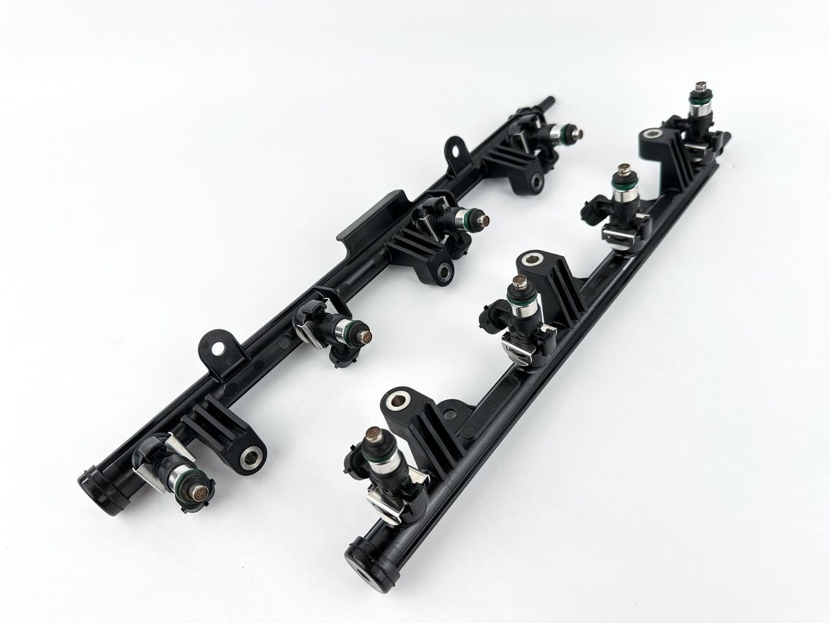 2013 Yamaha 350 HP 4 Stroke Outboard Fuel Injector Set W/ Rail 6AW-13761-00-00 OEM