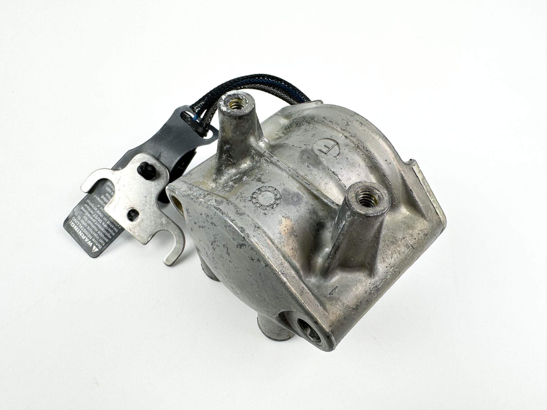 2006 Evinrude 40HP Etec 2 Stroke Outboard Fuel Injector Set W/ Rail 5006220 OEM